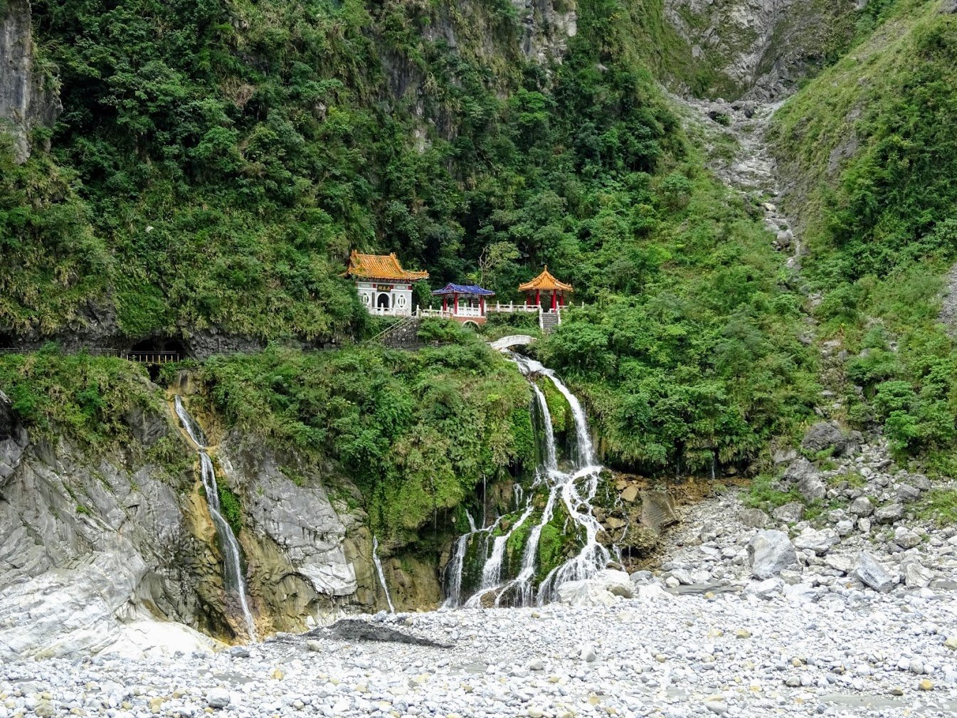 Temple in Taroko Gorge, Taiwan